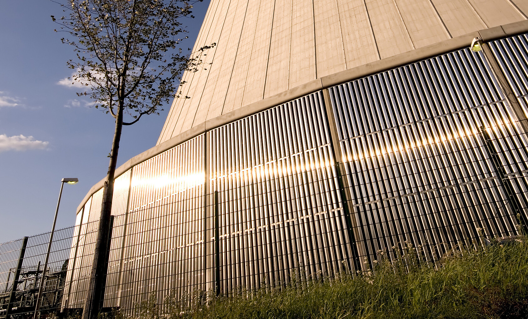 noise-barriers-in-perforated-metal
