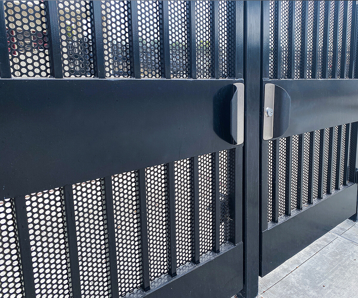 Metal safety fences 