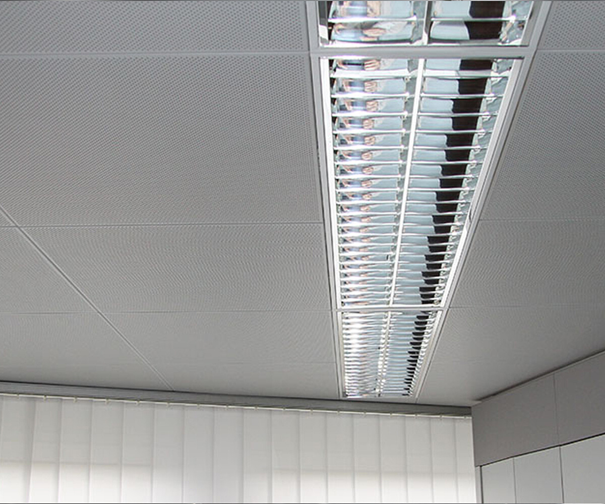 Ceiling cladding made of perforated metal